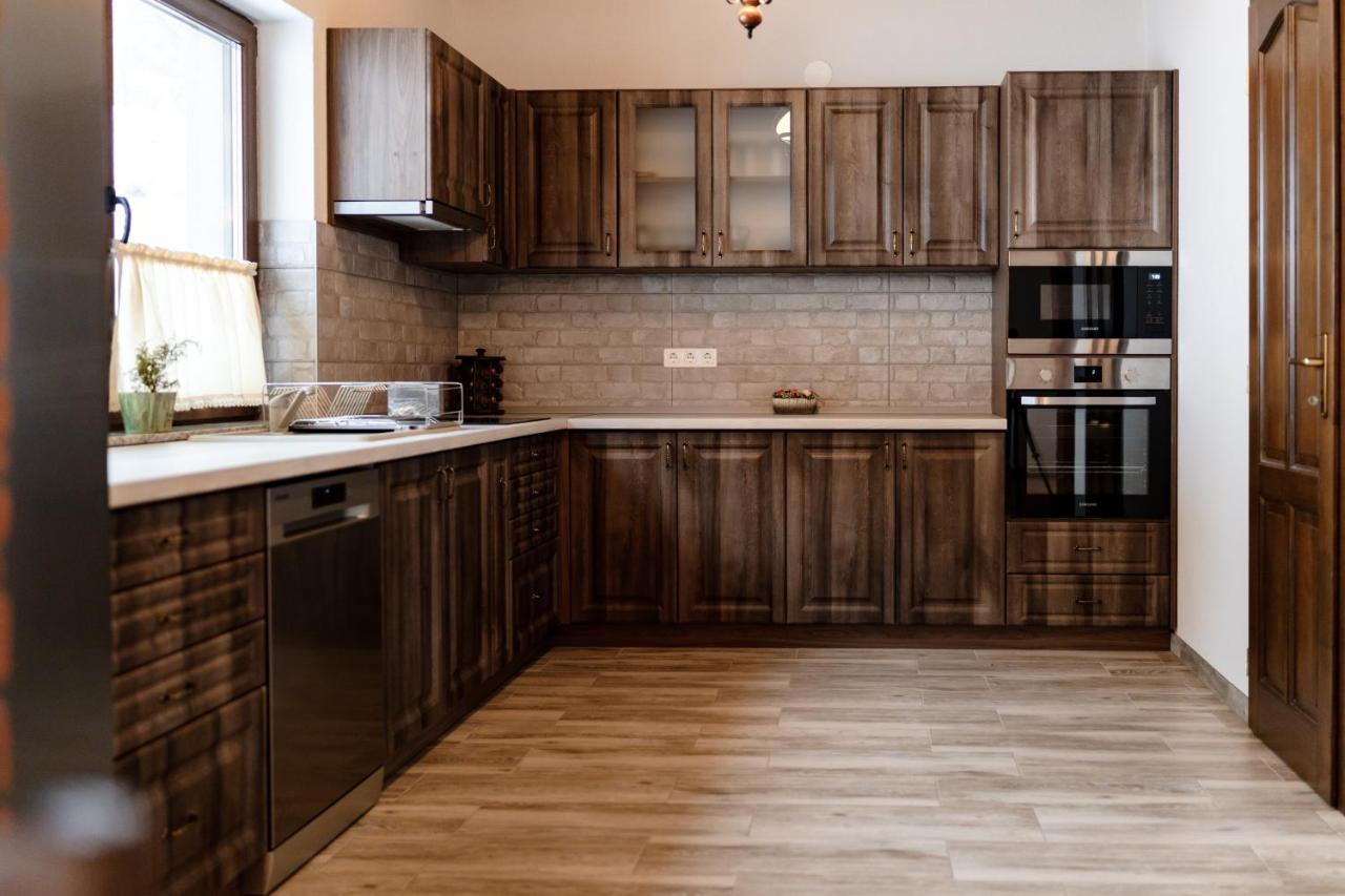 Transylvanian Relax House Lupeni  ภายนอก รูปภาพ